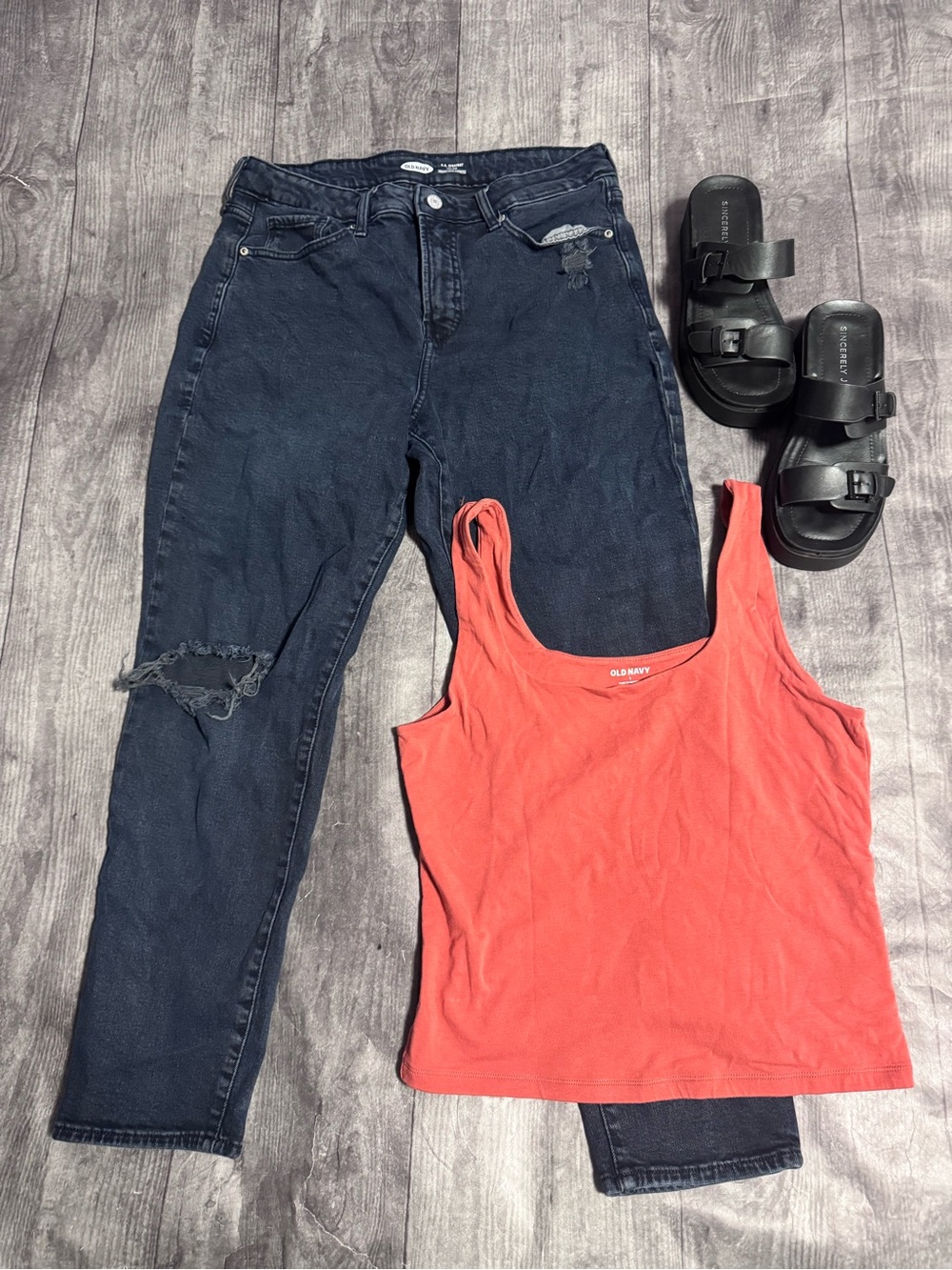 Old Navy Women’s Black Distressed OG Straifjt High-Rise Jeans